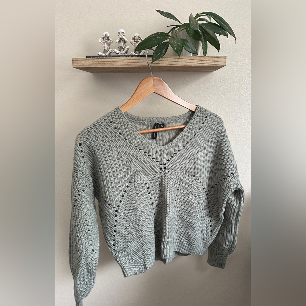 moon & madison Green V-Neck Sweater with Intricate Knit Design